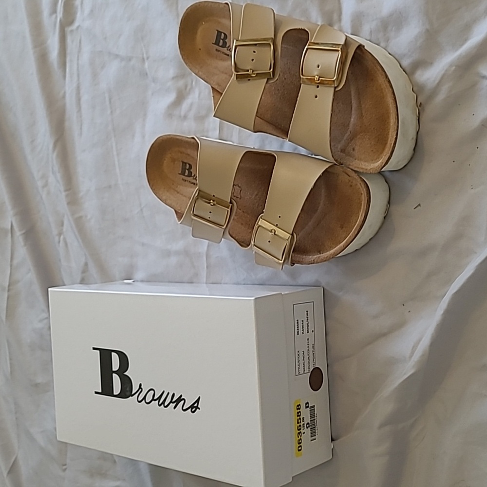 Browns Hawaii beige platform sandals